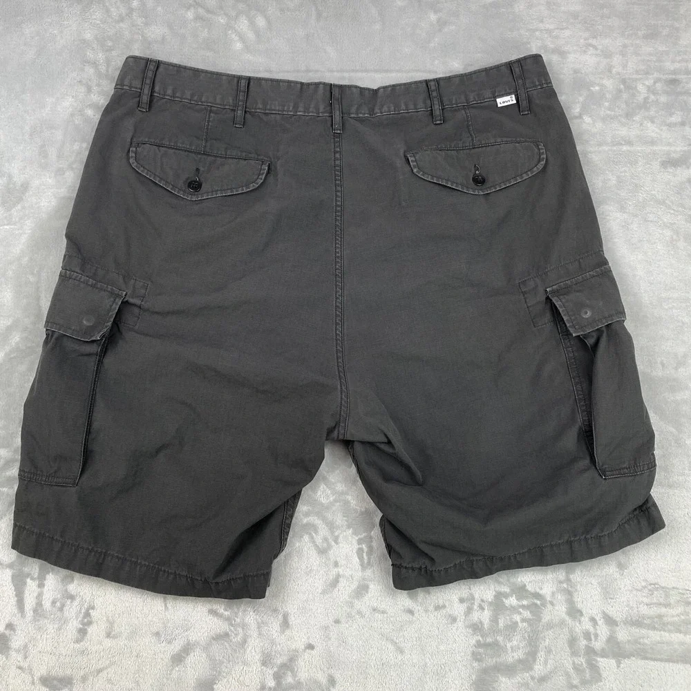 Levi's Carrier Cargo Shorts Men's Size 40 x 8.5
